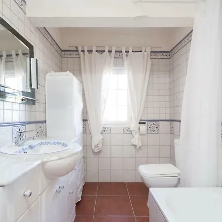 Blanca Tenerife - Complete House - Terrace And Bbq, 5 Minutes From The And Airport *