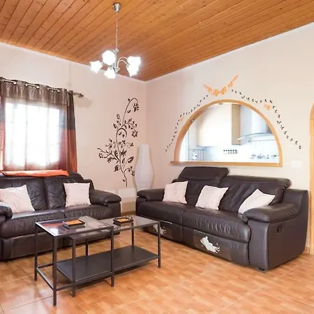Vakantiehuis Blanca Tenerife - Complete House - Terrace And Bbq, 5 Minutes From The And Airport San Isidro (Tenerife)