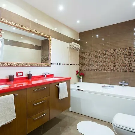 Blanca Tenerife - Complete House - Terrace And Bbq, 5 Minutes From The And Airport *
